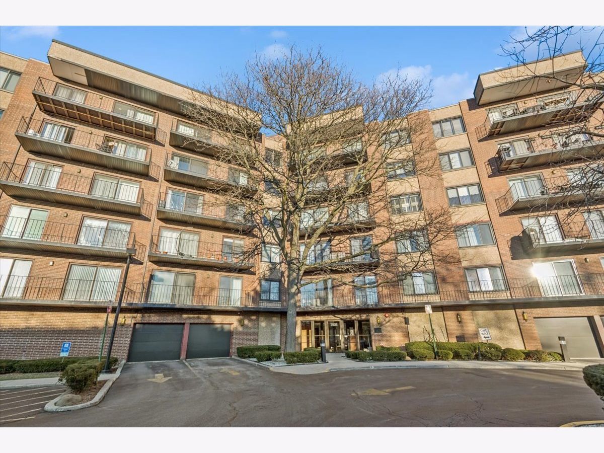  For Sale Skokie Illinois, 7601 Lincoln Avenue