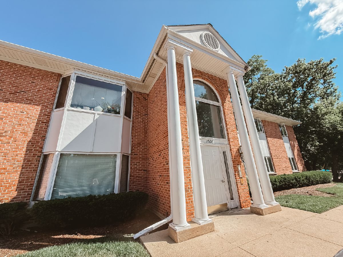 Condominiums For Rent Adler Park Manor Libertyville Illinois, 1501 Milwaukee