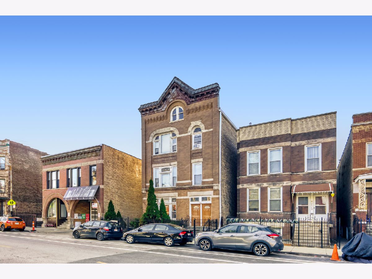  For Sale Chicago Illinois, 2515 Augusta Boulevard
