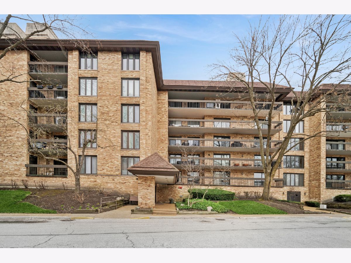Condos & Townhomes & Homes For Sale Mission Hills Northbrook Illinois, 1671 Mission Hills Road