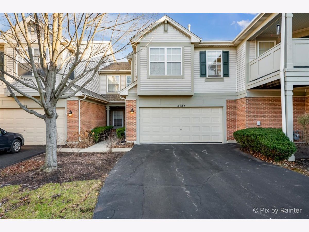 Townhomes & Condos & Homes For Sale Greenwich Square Geneva Illinois, 2187 Vanderbilt Drive