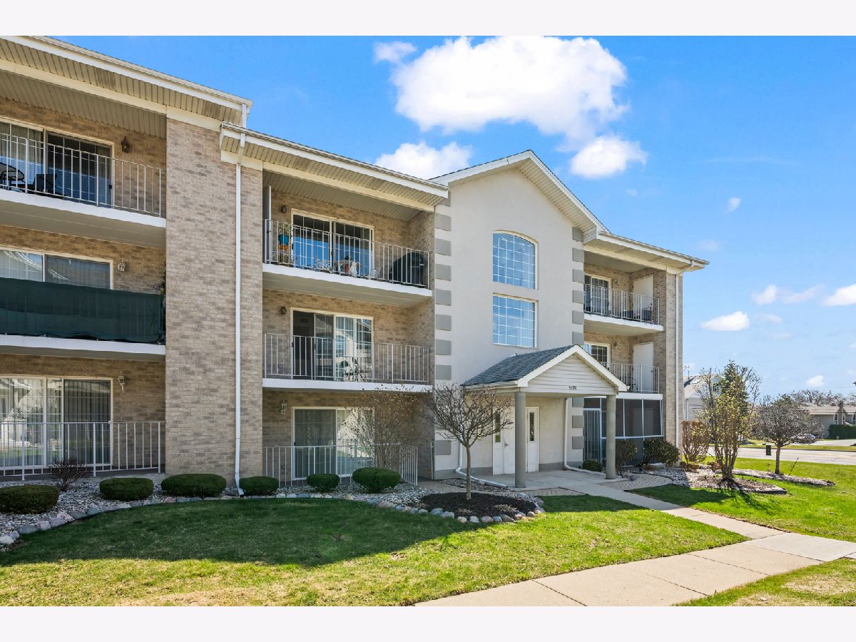 Condominiums For Sale Crystal Hills Hickory Hills Illinois, 9130 95th Street