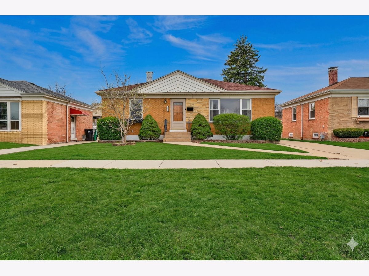  For Sale Westchester Illinois, 1800 Mayfair Avenue