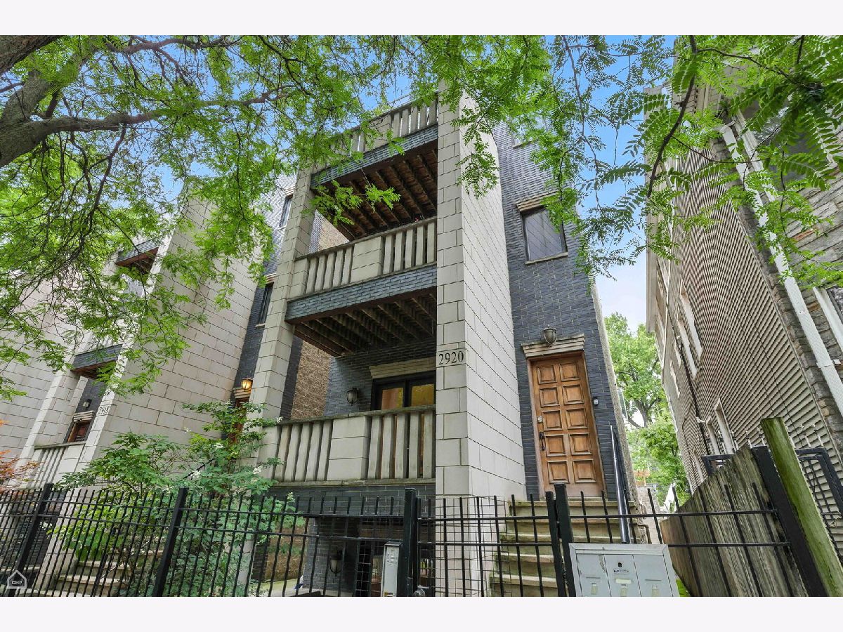  For Sale Chicago Illinois, 2920 Damen Avenue