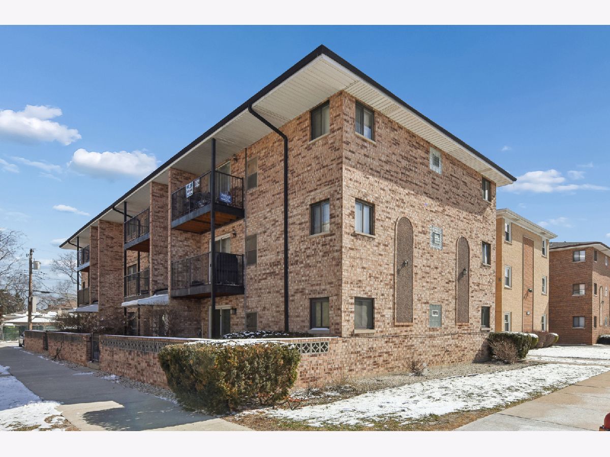  For Sale Chicago Illinois, 6005 Neola Avenue
