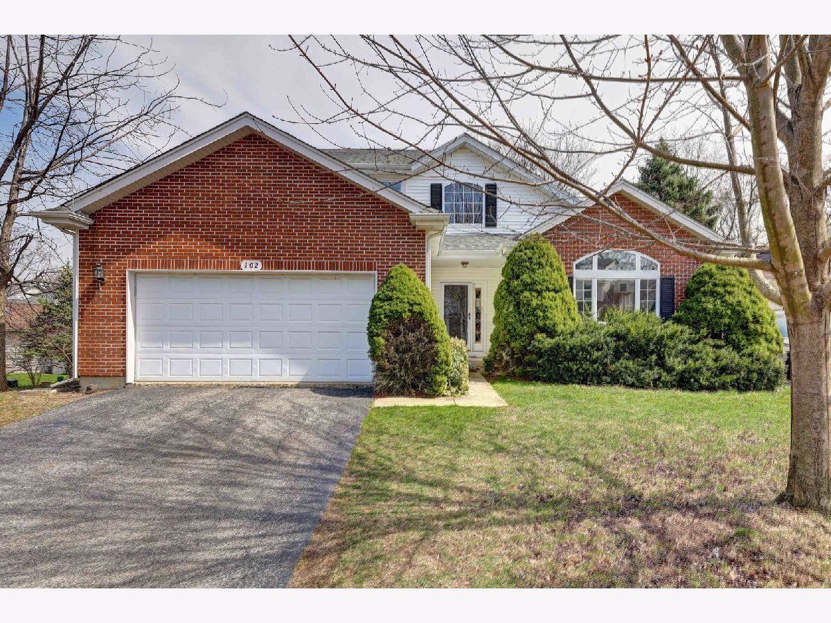  For Sale Lindenhurst Illinois, 102 Crooked Lake Lane