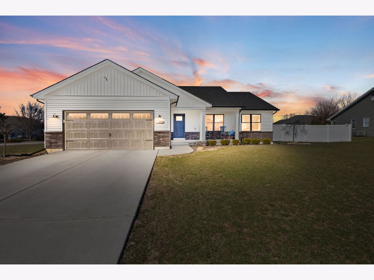  For Sale Peotone Illinois, 1059 Hummingbird Lane