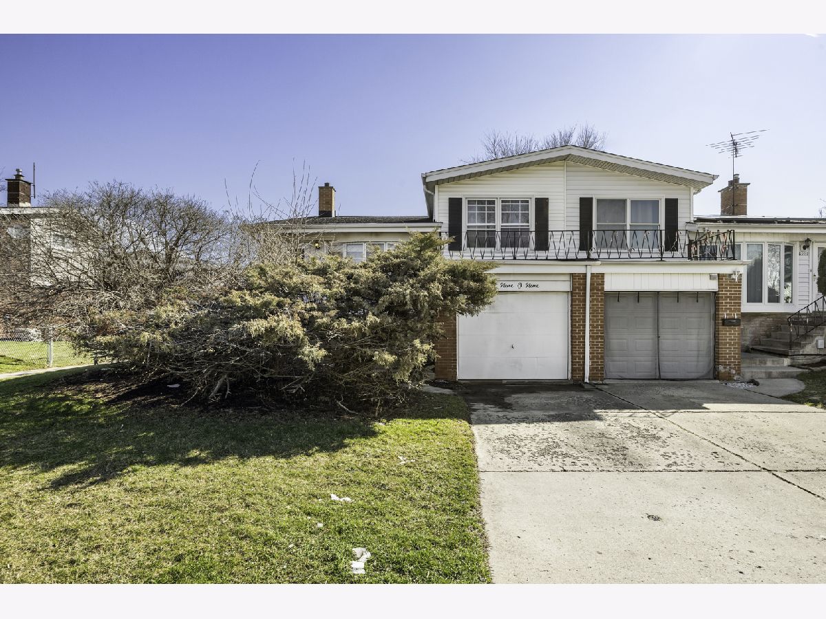  For Sale Des Plaines Illinois, 8909 Robin Drive