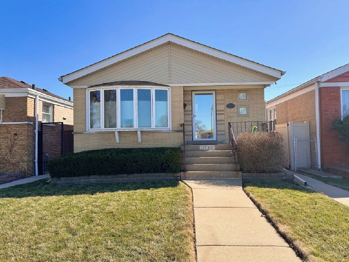  For Sale Chicago Illinois, 7733 Sawyer Avenue