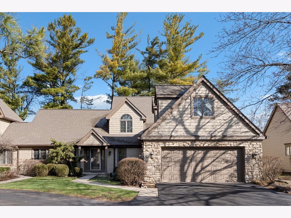  For Sale Darien Illinois, 1076 Larkspur Lane