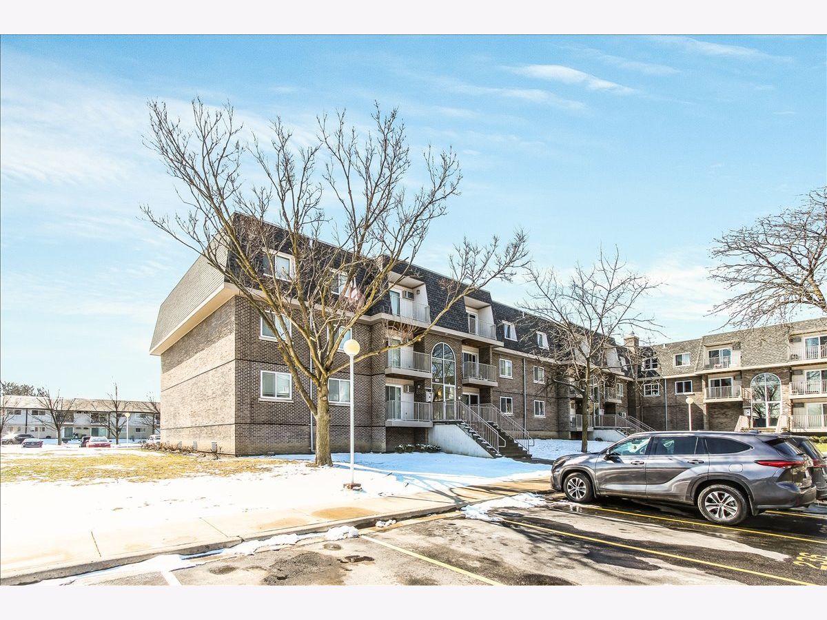  For Sale Prospect Heights Illinois, 831 Mcintosh Court