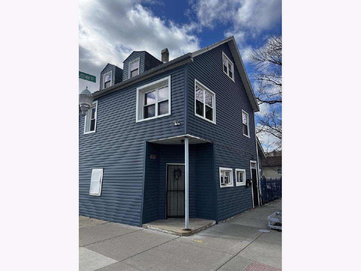  For Sale Chicago Illinois, 2601 Luther Street
