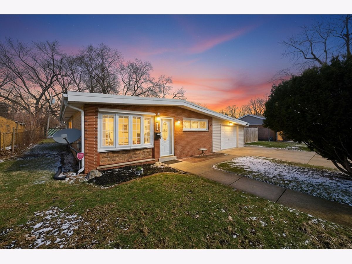  For Sale Hickory Hills Illinois, 7932 98th Place