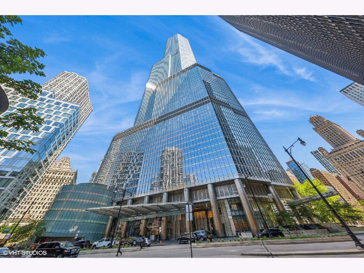 Condominiums For Sale Trump Tower Chicago Chicago Illinois, 401 Wabash Avenue