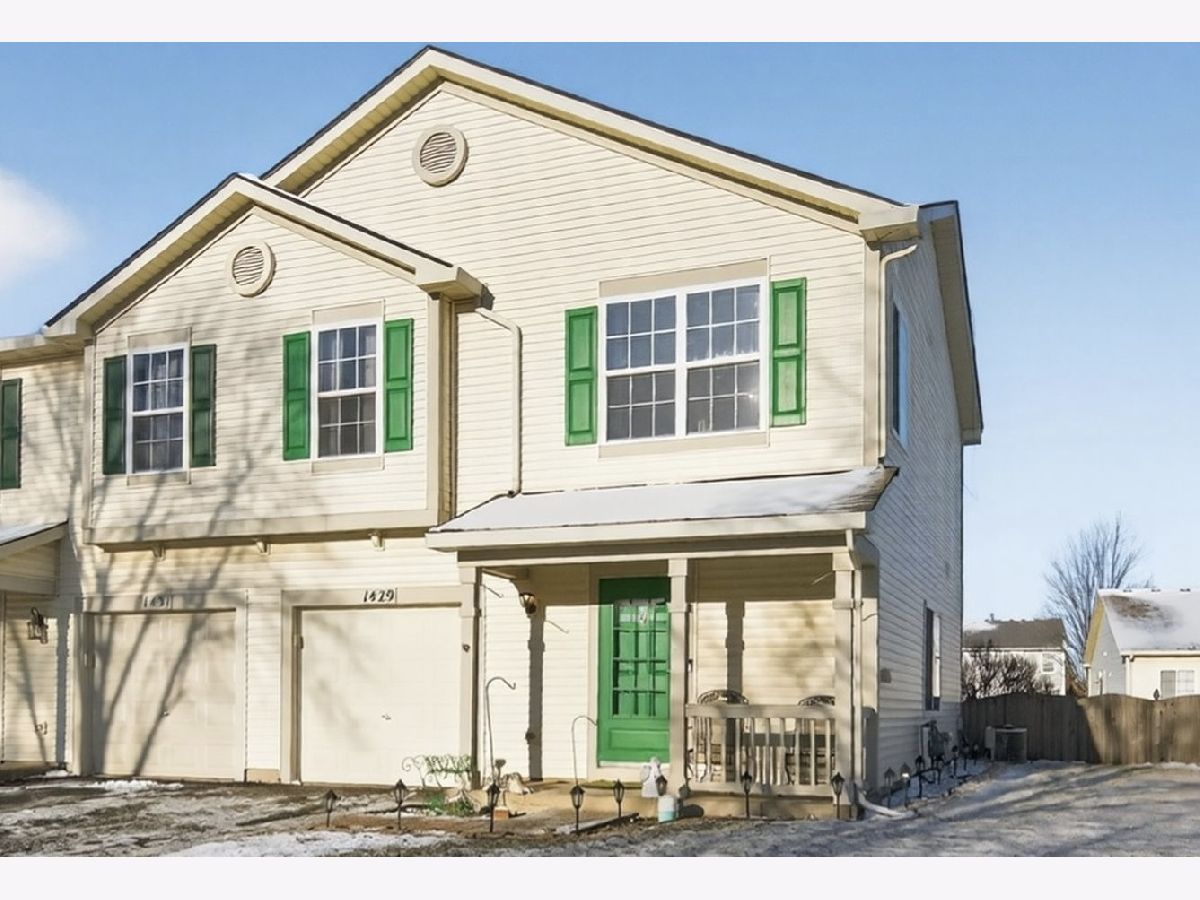  For Sale Minooka Illinois, 1429 Levato Lane