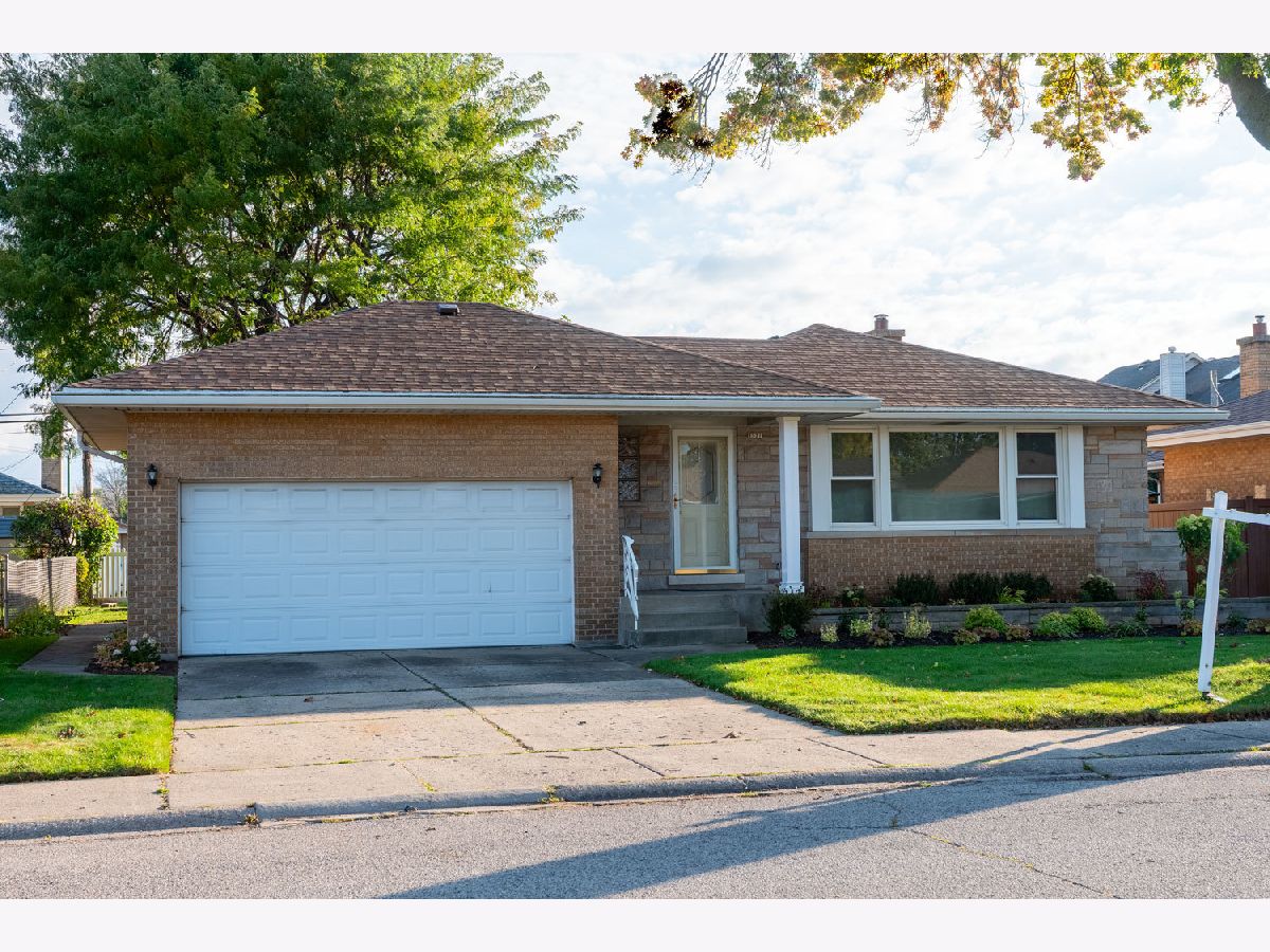  For Sale Chicago Illinois, 8537 Sunnyside Avenue