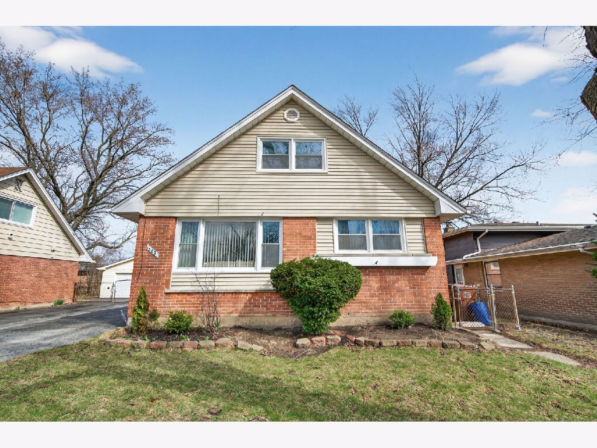  For Sale Country Club Hills Illinois, 16827 Glen Oaks Drive