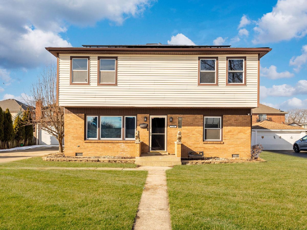  For Sale Burbank Illinois, 7920 Natoma Avenue