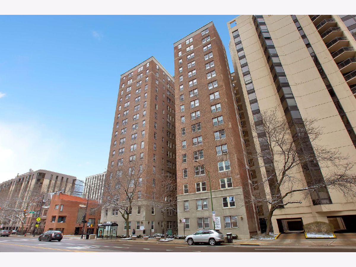  Rented Chicago Illinois, 1100 La Salle