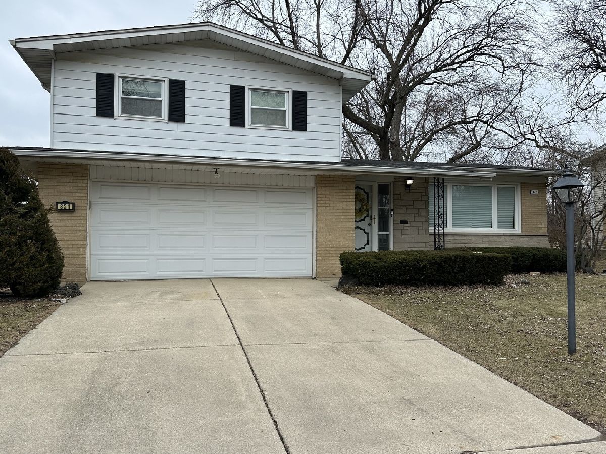  For Sale Glenwood Illinois, 821 Manor Court