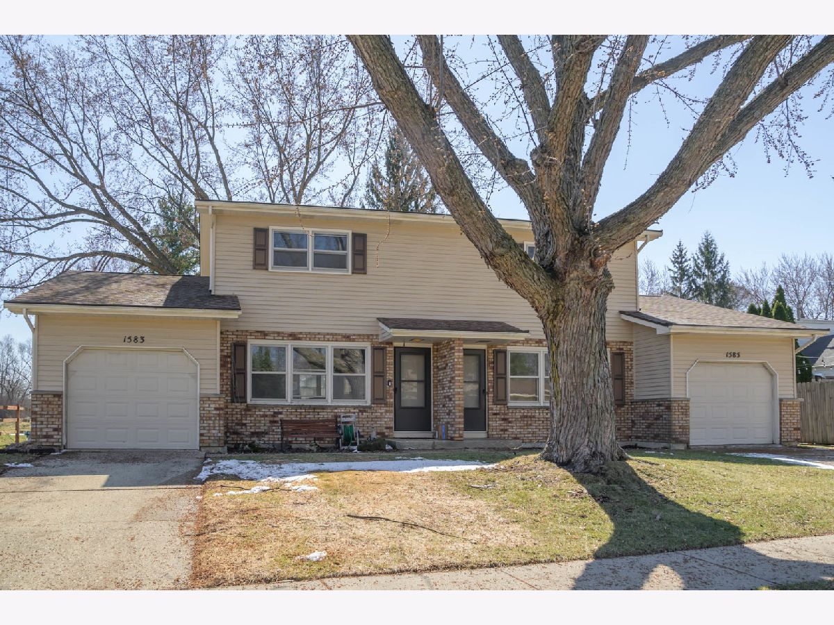 Homes & Condominiums For Sale Century Oaks West Elgin Illinois, 1583-1585 Sheffield Drive