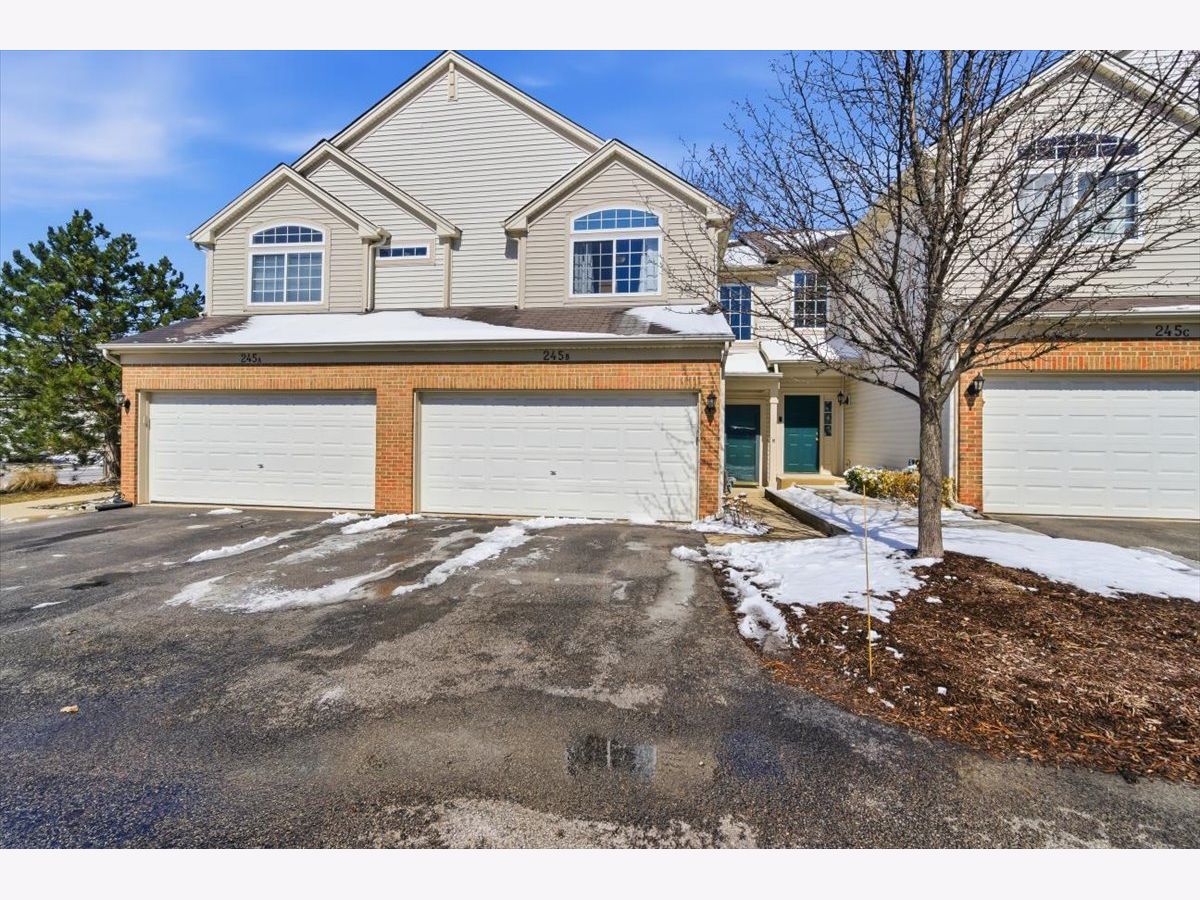 Homes & Townhomes & Condos For Sale Thornwood South Elgin Illinois, 245 Nicole Drive