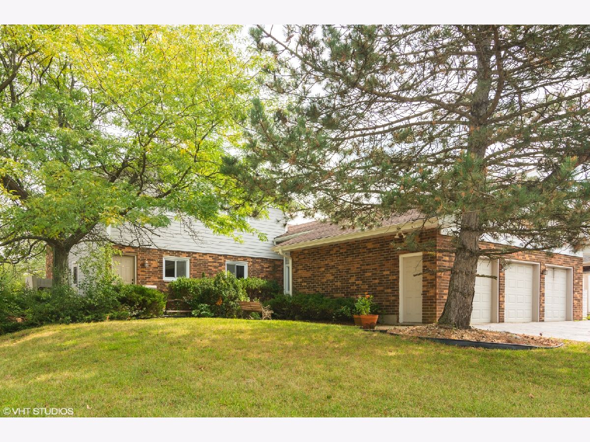  Rented Roselle Illinois, 579 Morningside