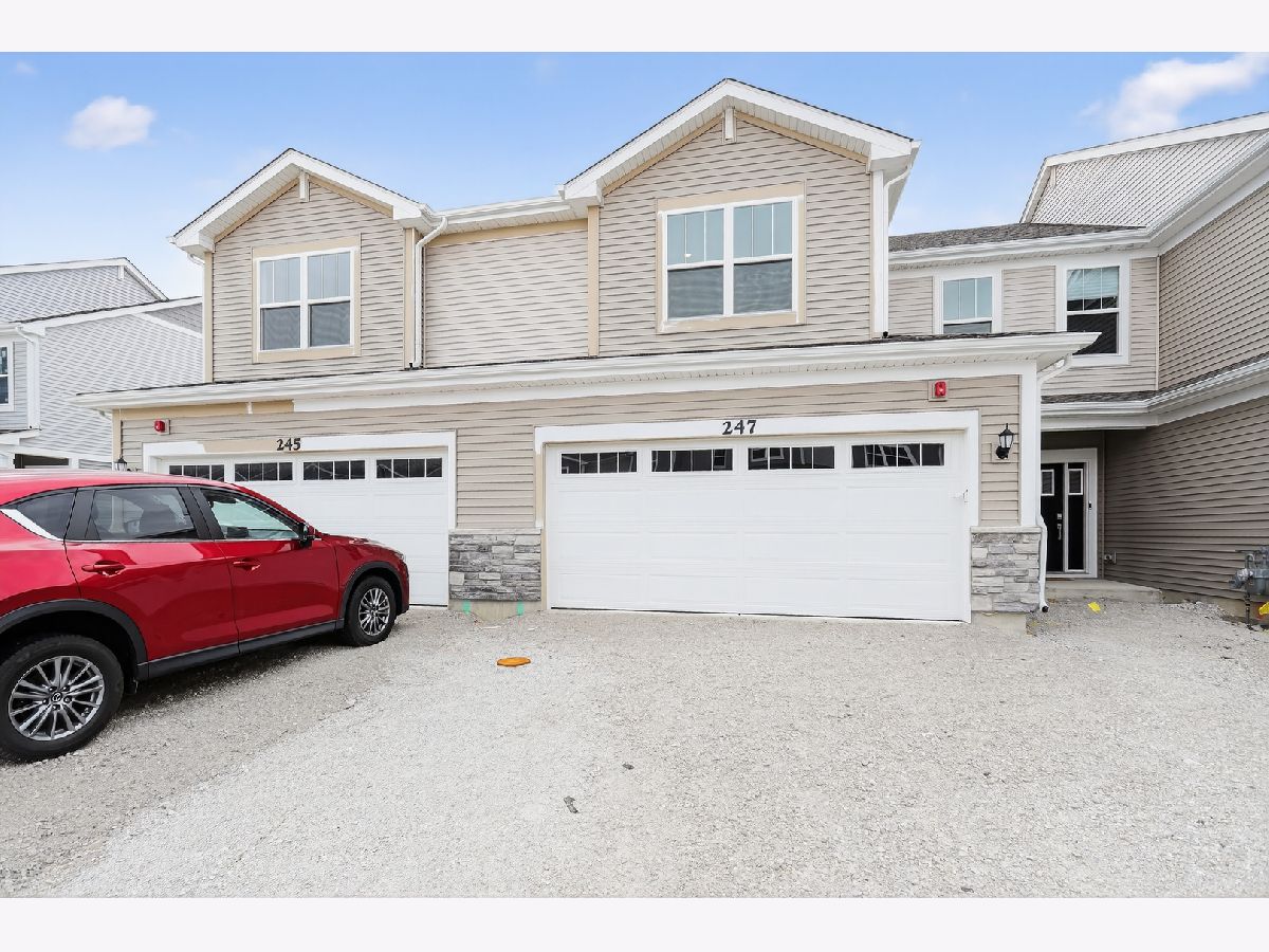 Homes & Condos & Townhomes Rented Hudson Pointe Ii Oswego Illinois, 247 Cooney