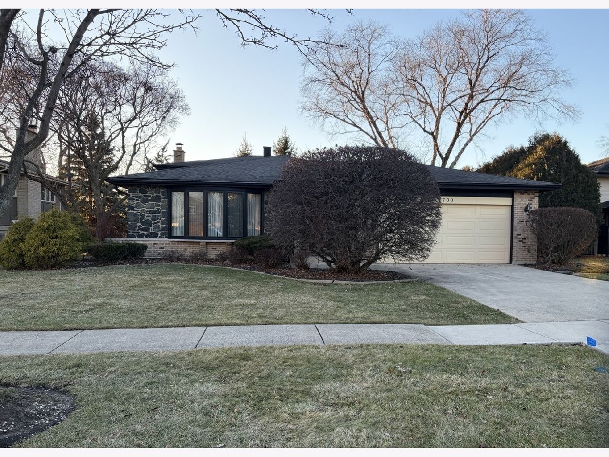  For Sale Willowbrook Illinois, 7700 Apple Tree Lane