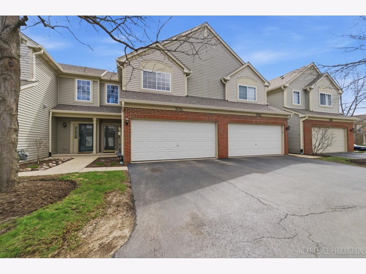  For Sale South Elgin Illinois, 305 Thornwood Way