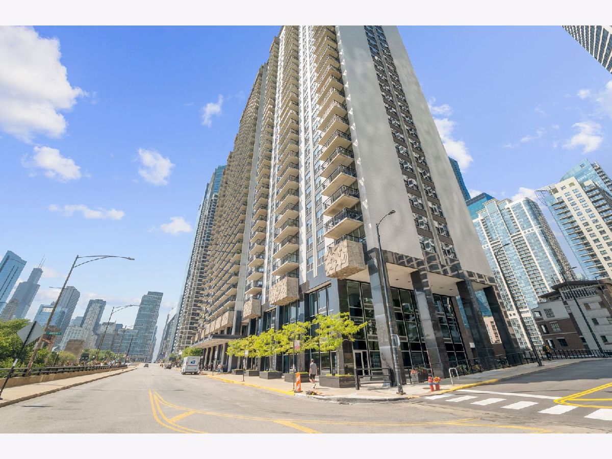  For Sale Chicago Illinois, 400 Randolph Street