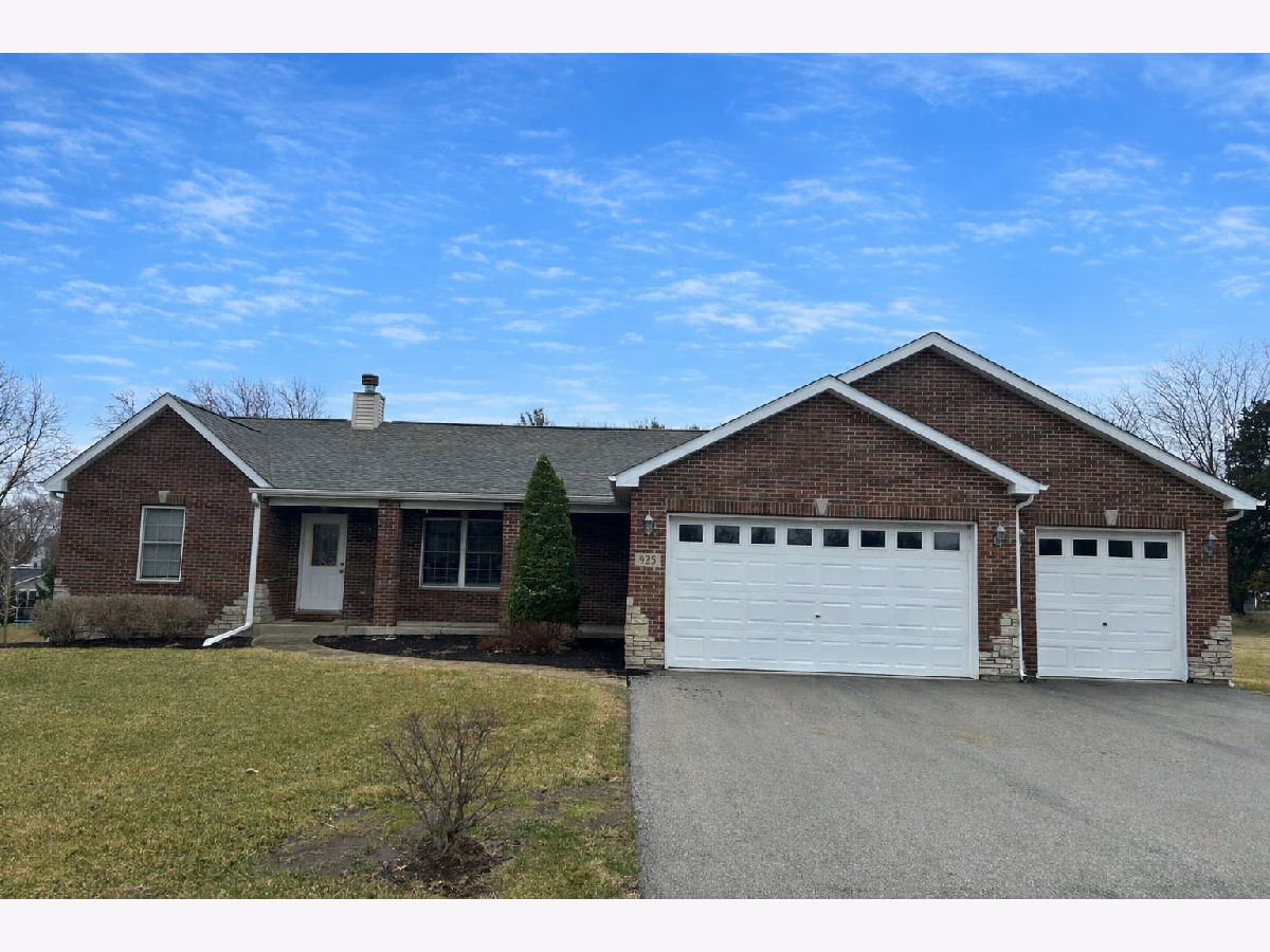  For Sale Somonauk Illinois, 925 Tall Grass Court