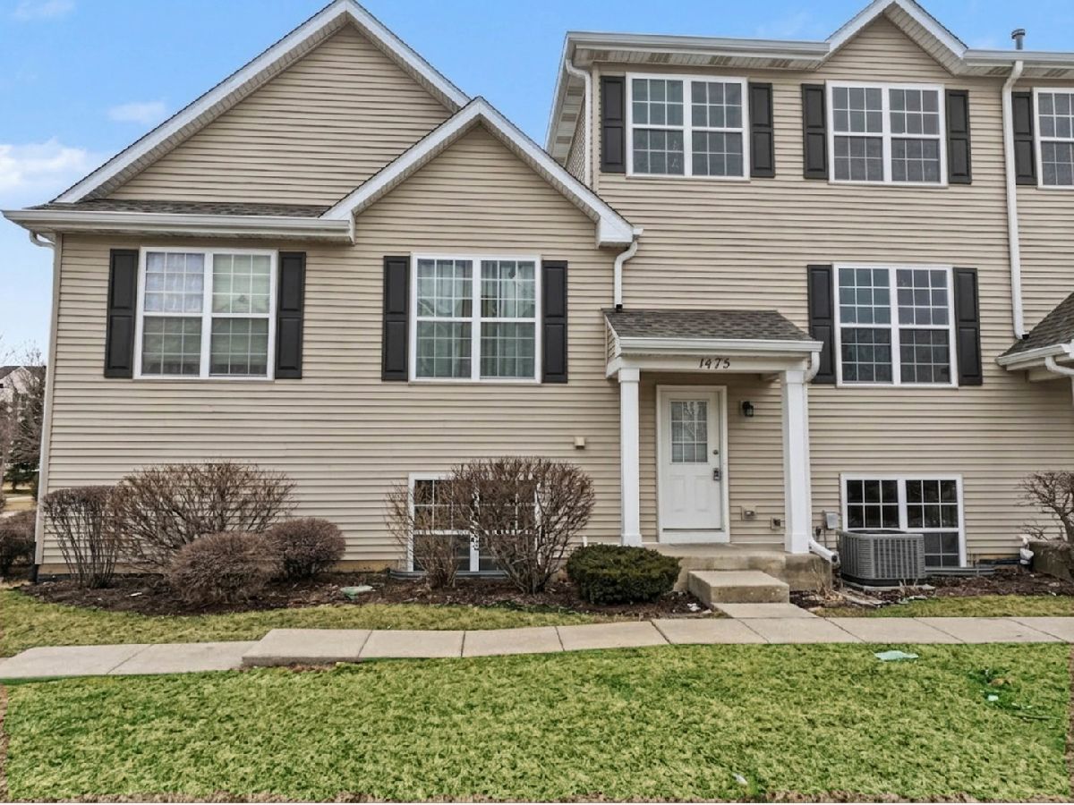  Rented Round Lake Illinois, 1475 Sedgewood