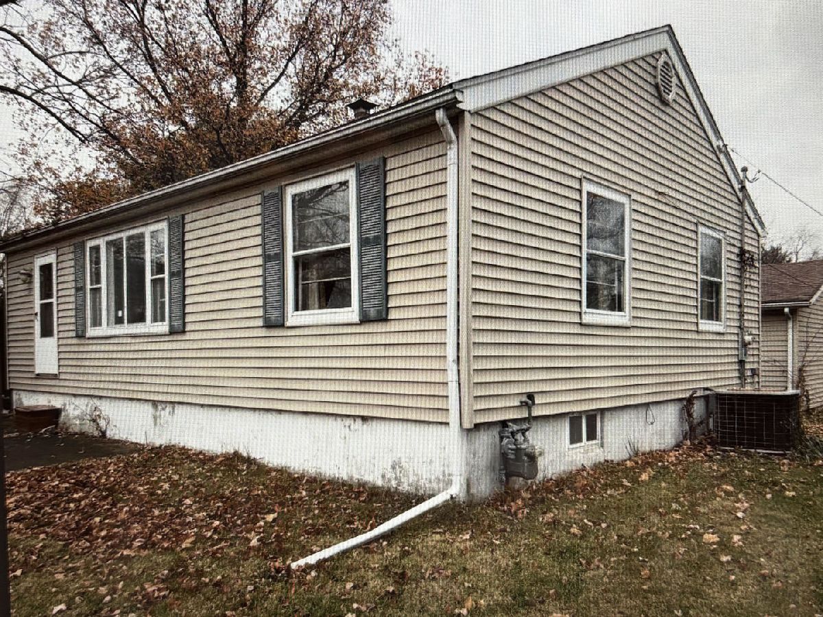  For Sale Pontiac Illinois, 801 Mckinley Street