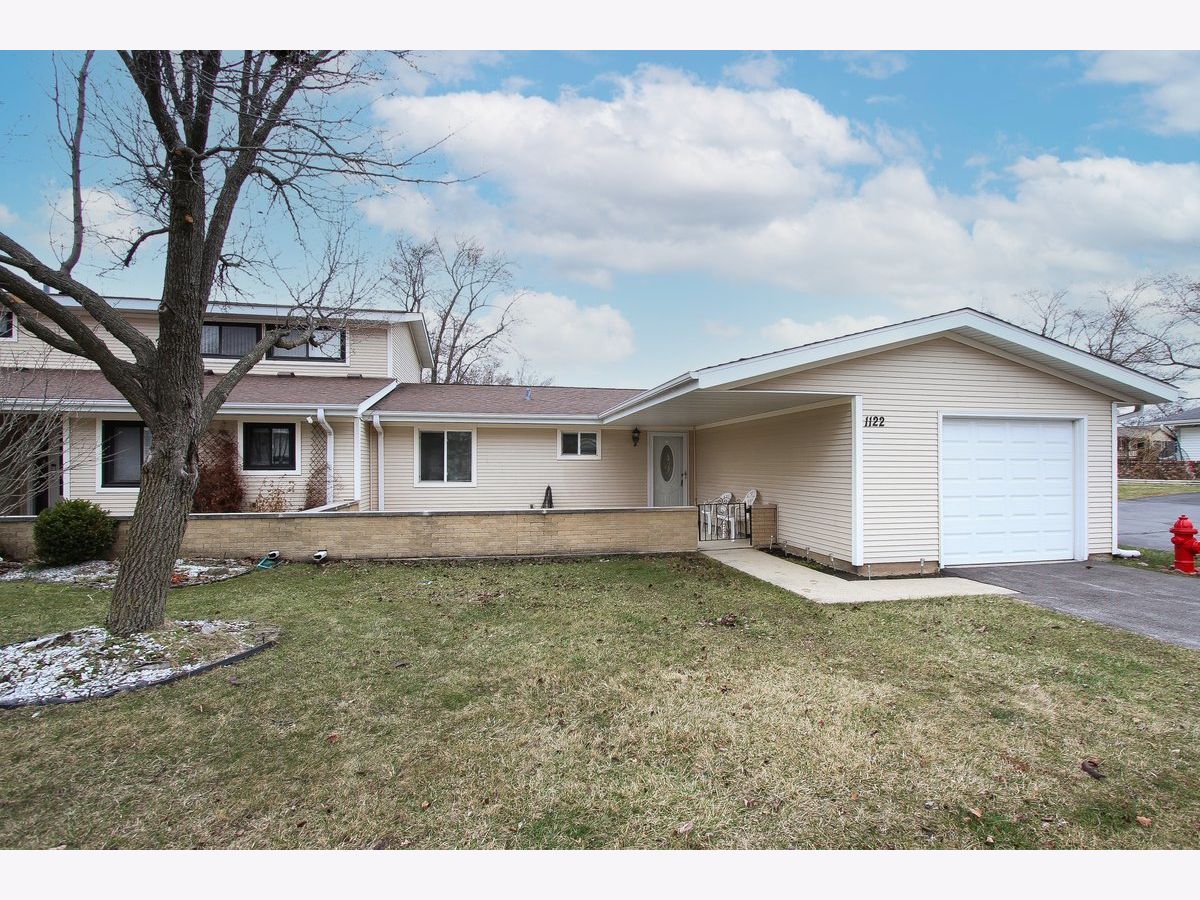 For Sale Schaumburg Illinois, 1122 Danvers Court