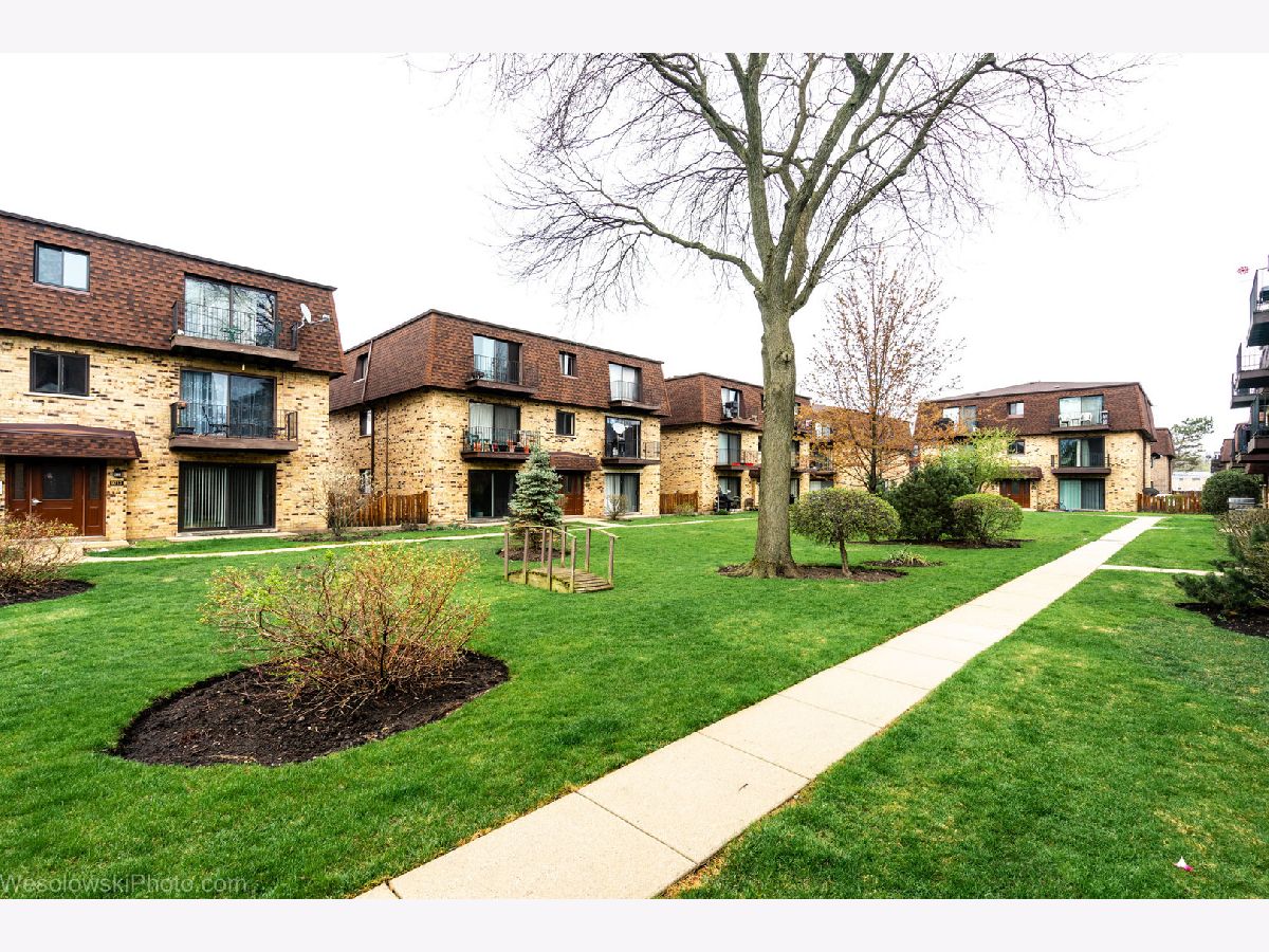 Condominiums For Sale La Casa Bianco Des Plaines Illinois, 9802 Bianco Terrace