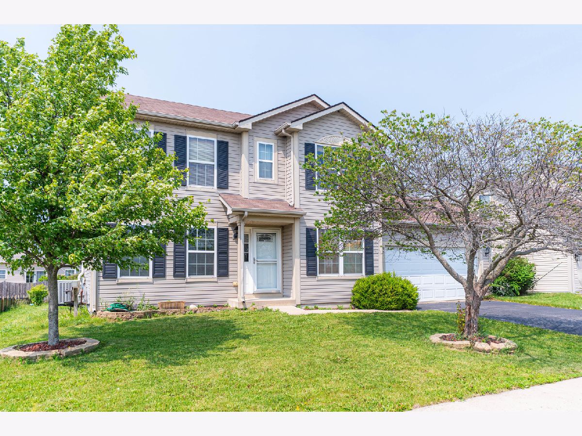 Homes For Rent Prairie Springs Malta Illinois, 841 Pond Brook