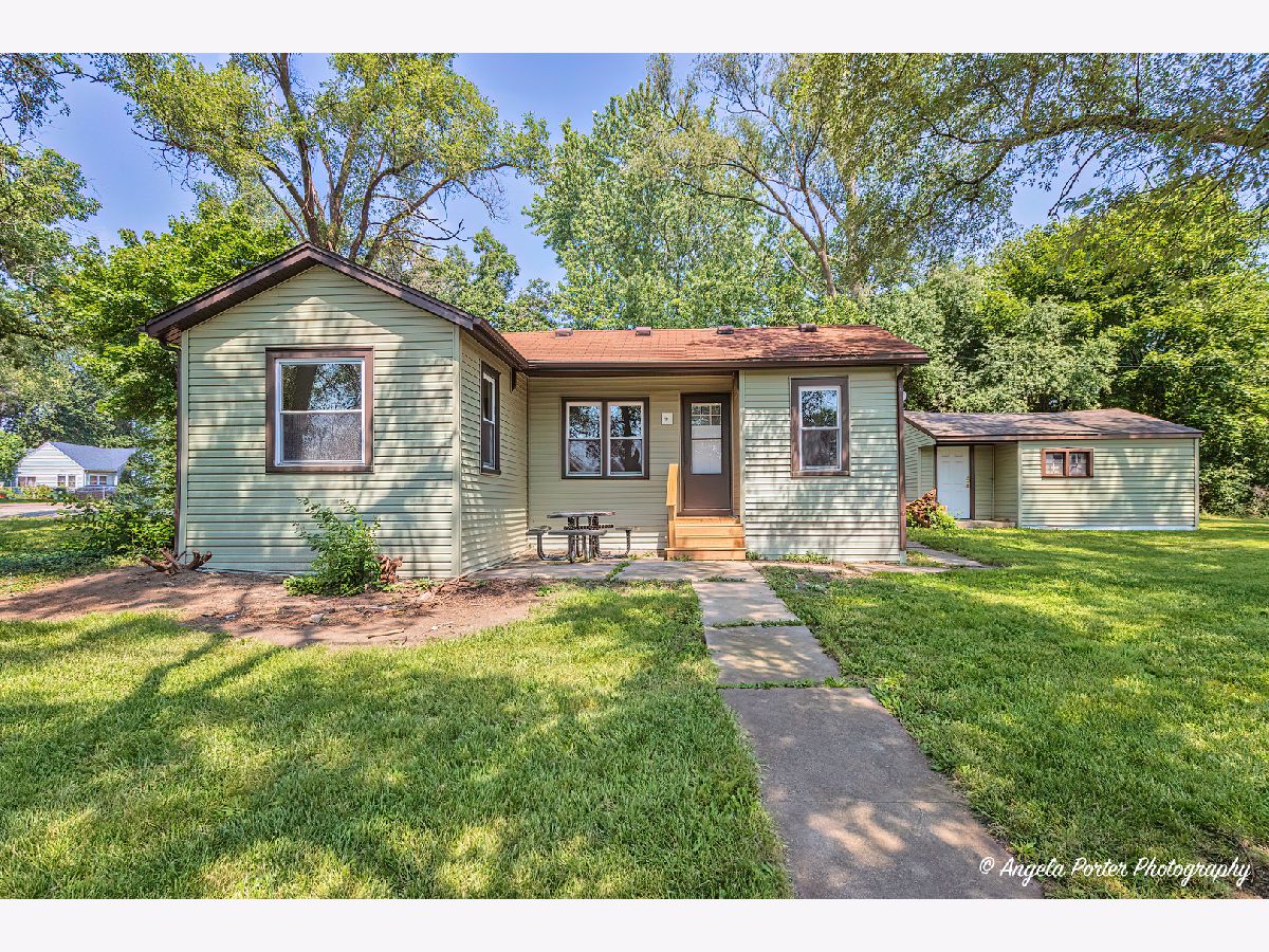  Rented Round Lake Beach Illinois, 1501 Round Lake