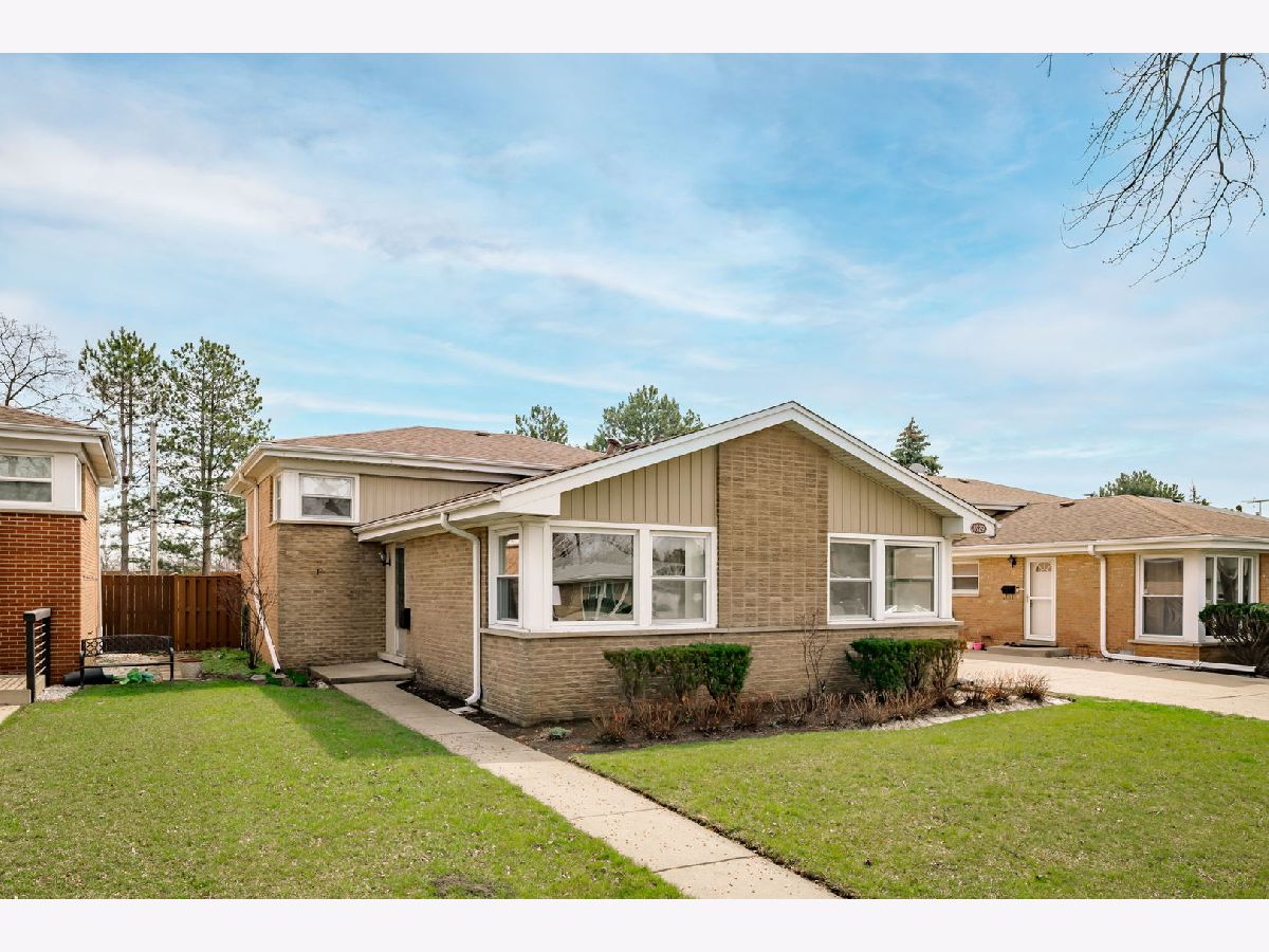  For Sale Morton Grove Illinois, 8929 National Avenue