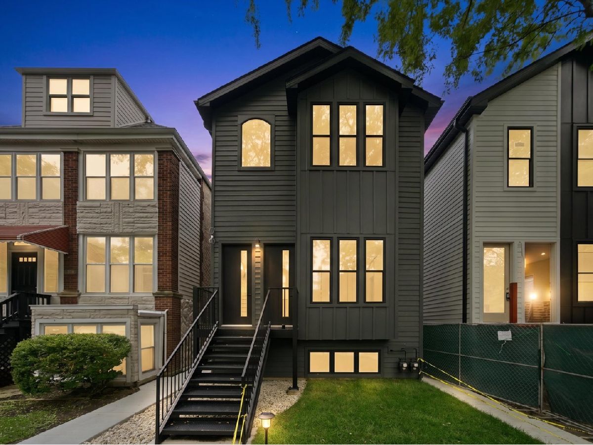  For Sale Chicago Illinois, 3644 Cornelia Avenue