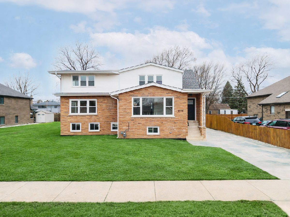  For Sale Burbank Illinois, 8110 Lockwood Avenue