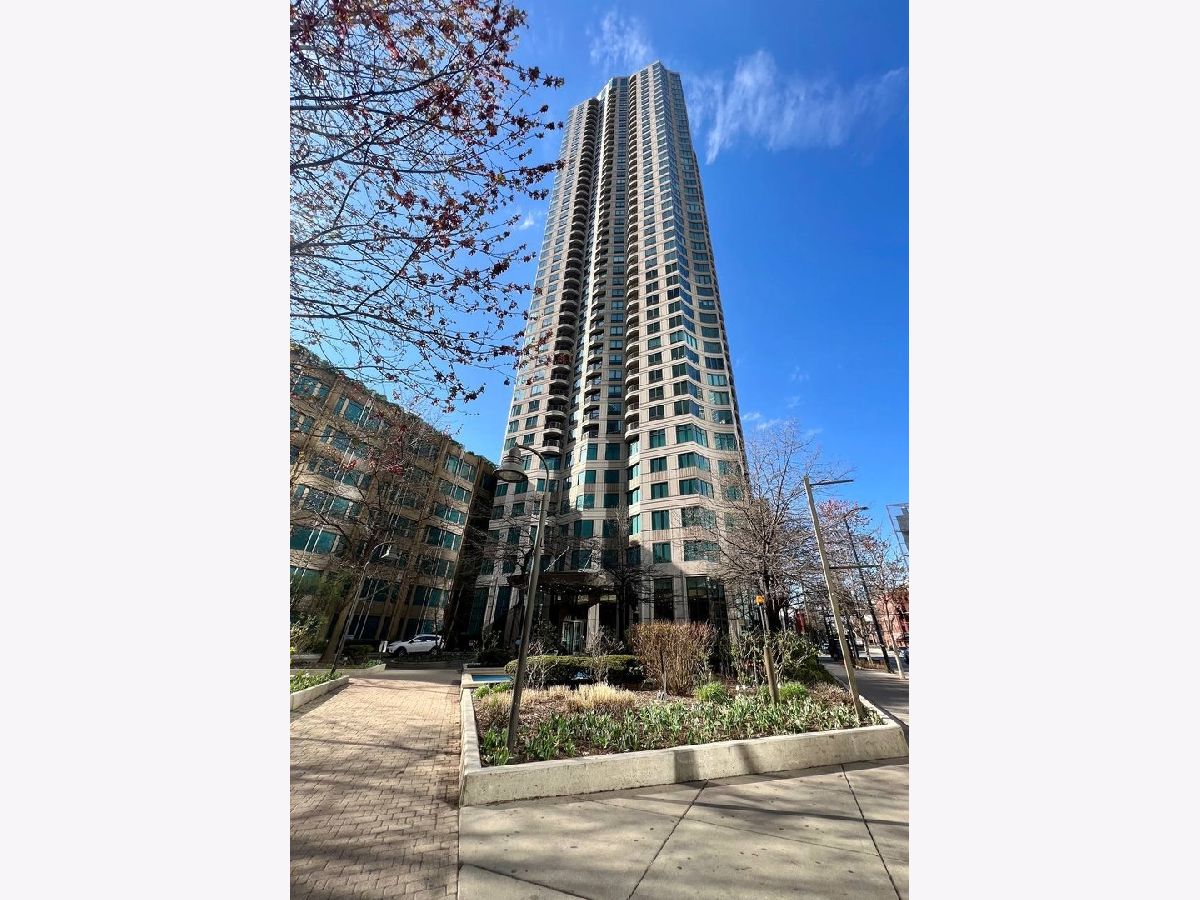  Rented Chicago Illinois, 400 La Salle
