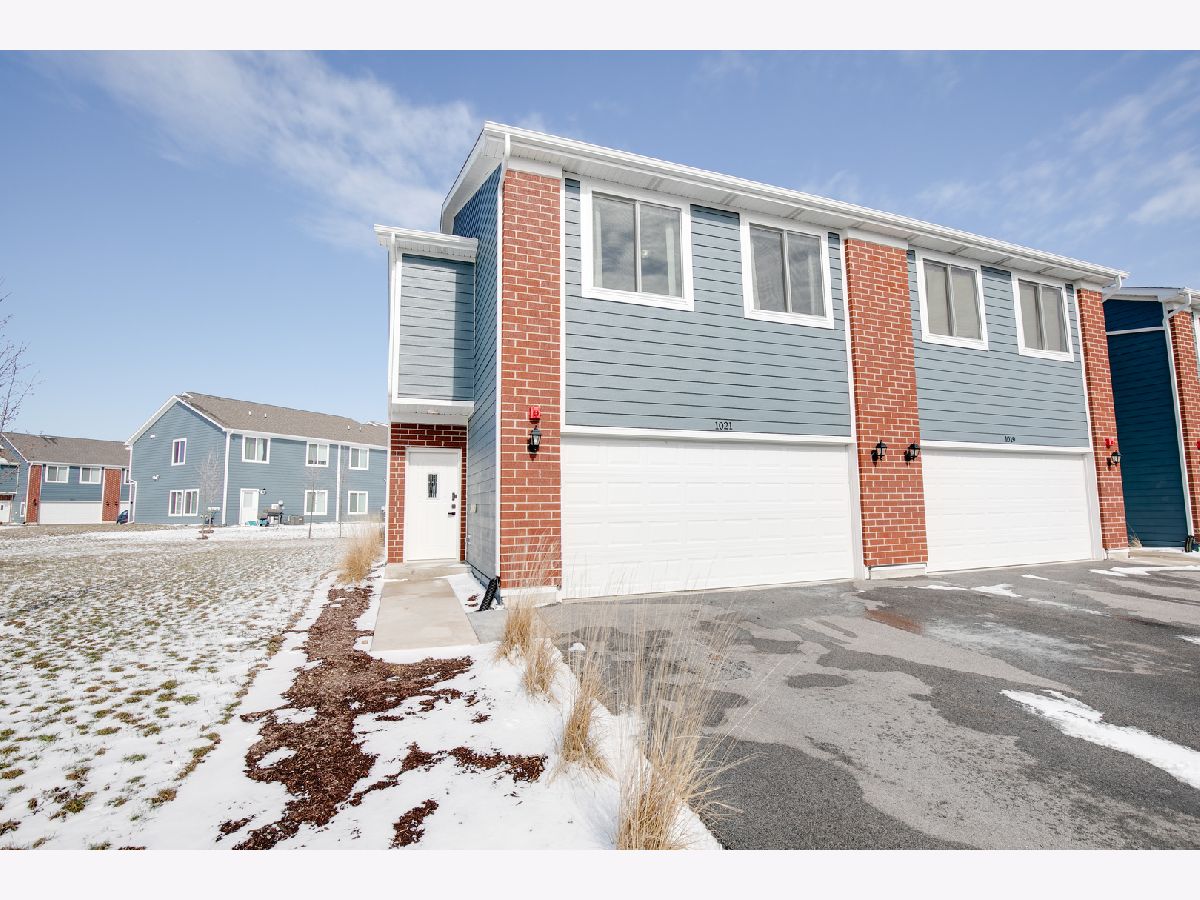  For Sale Yorkville Illinois, 1021 Gillespie Lane