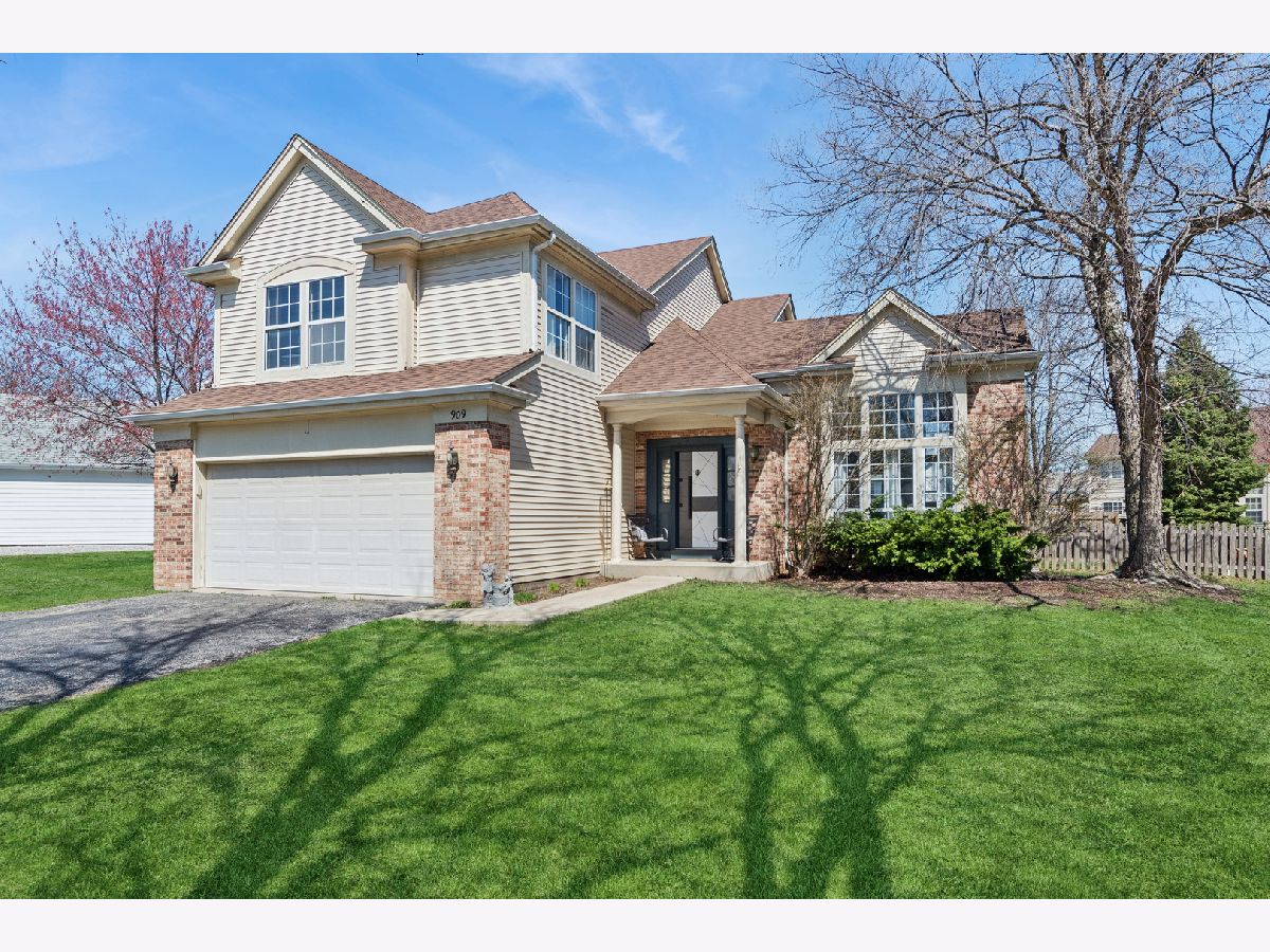  For Sale Bolingbrook Illinois, 909 Brompton Circle