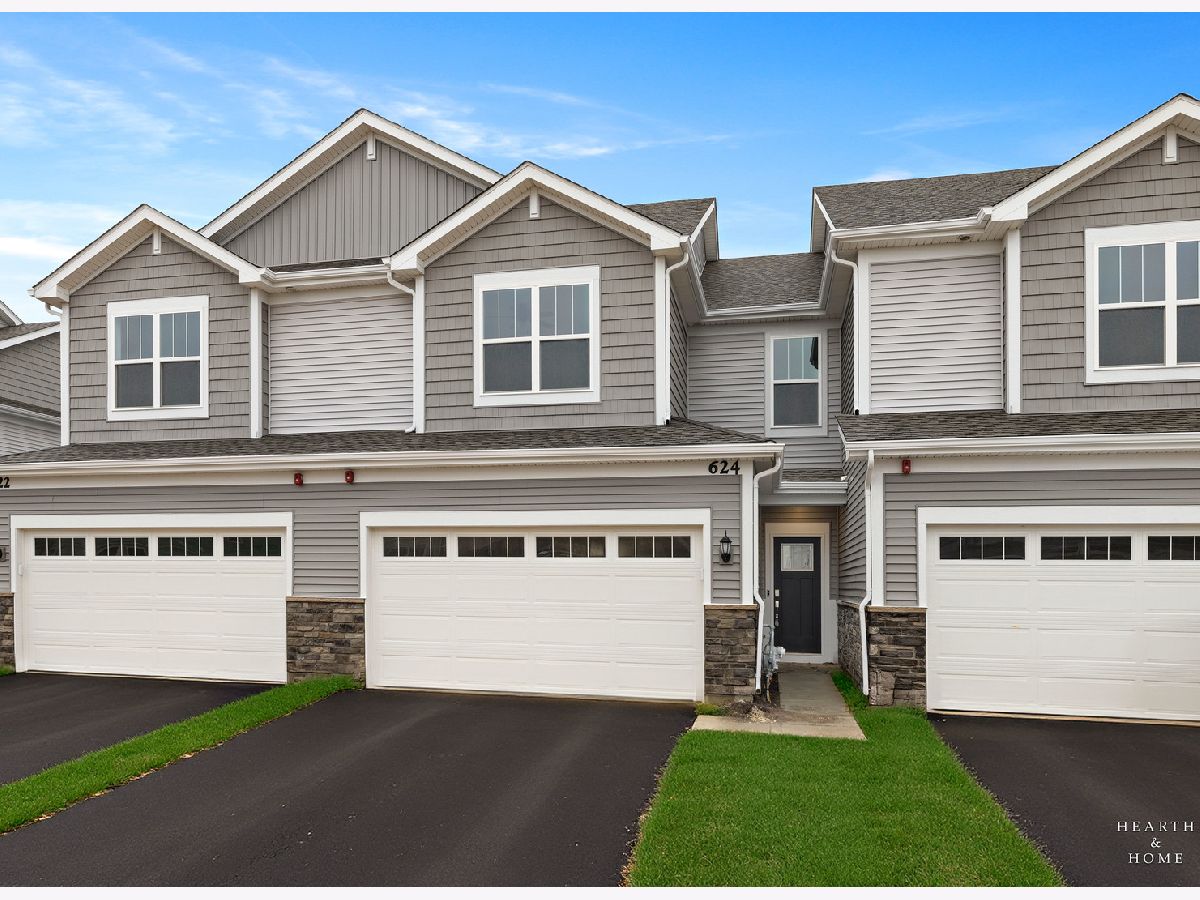  For Rent Crystal Lake Illinois, 624 Cassia