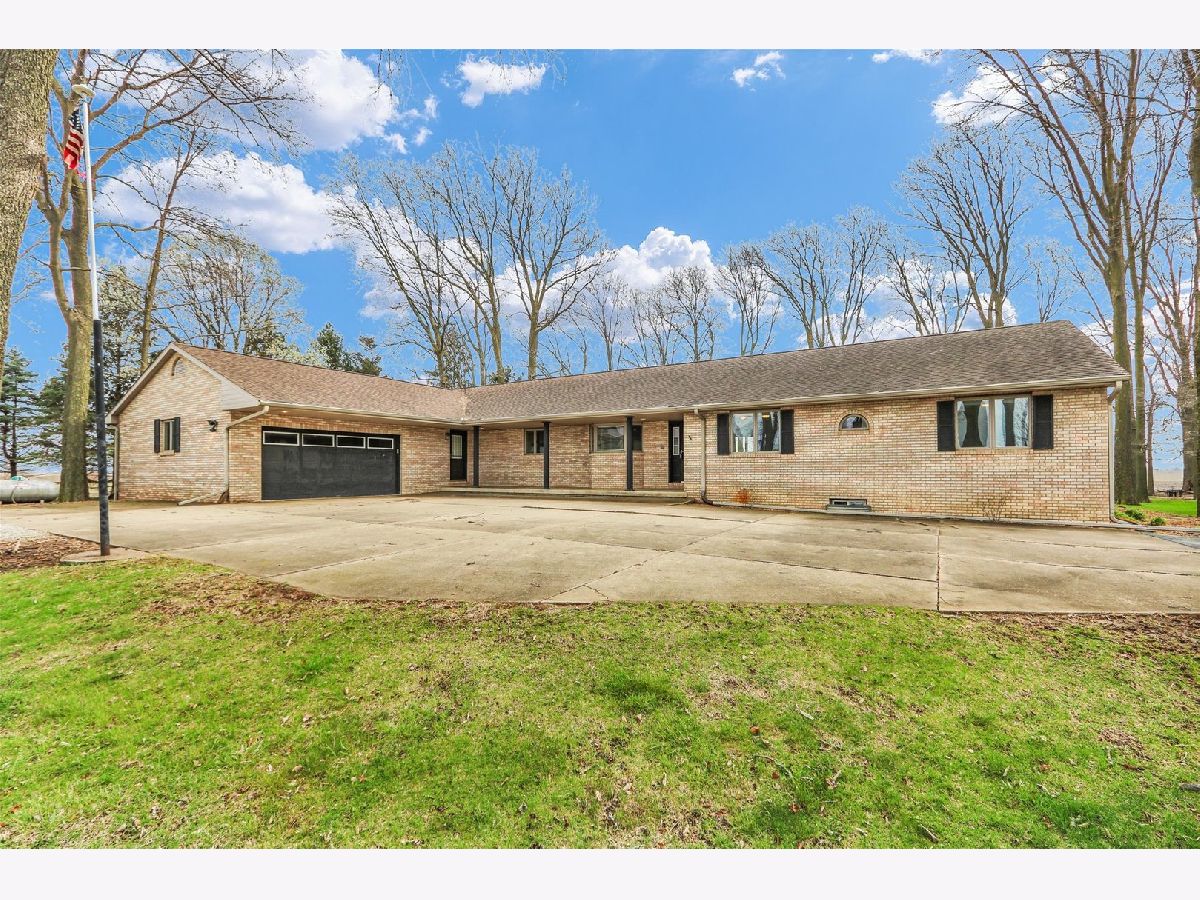  For Sale Seymour Illinois, 1644 County Road 200 Road