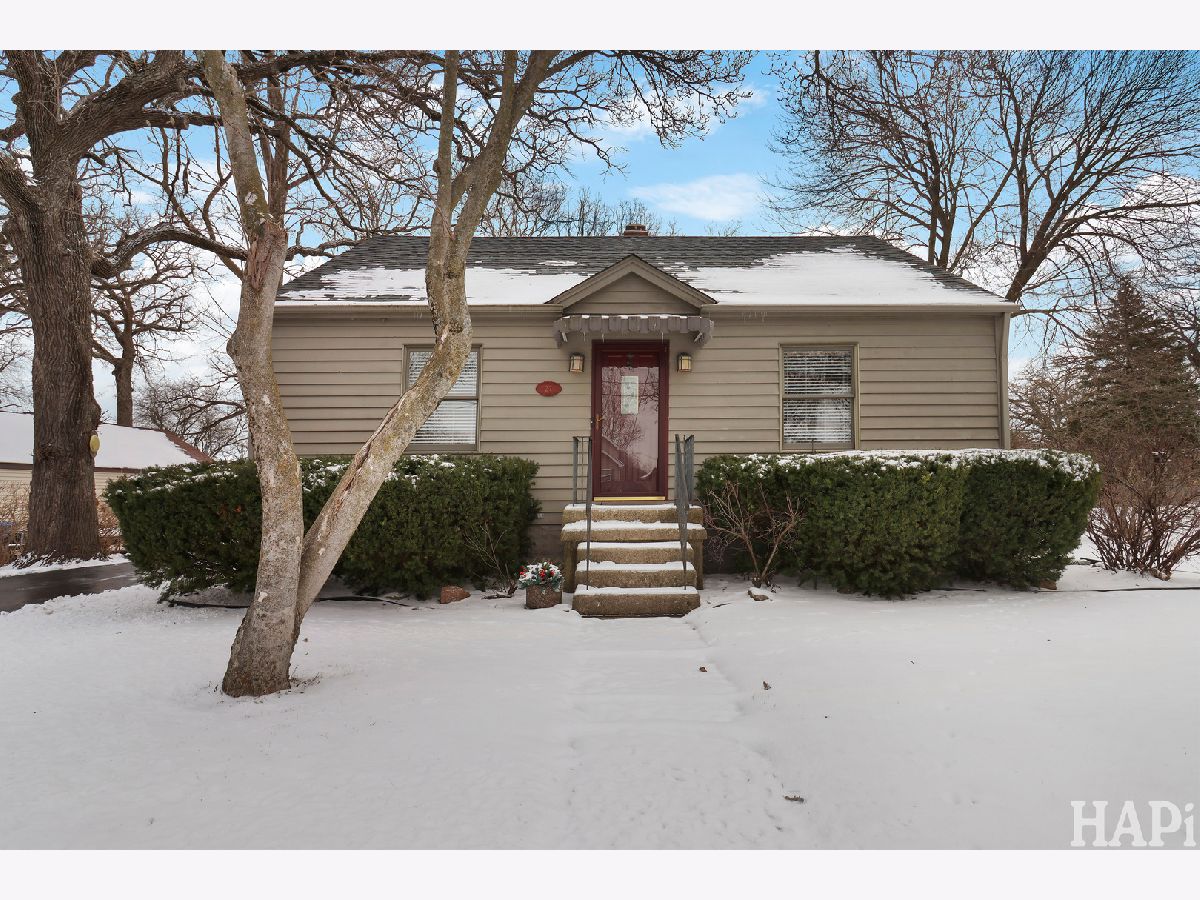  For Sale Lake Villa Illinois, 27 Oak Lane Drive