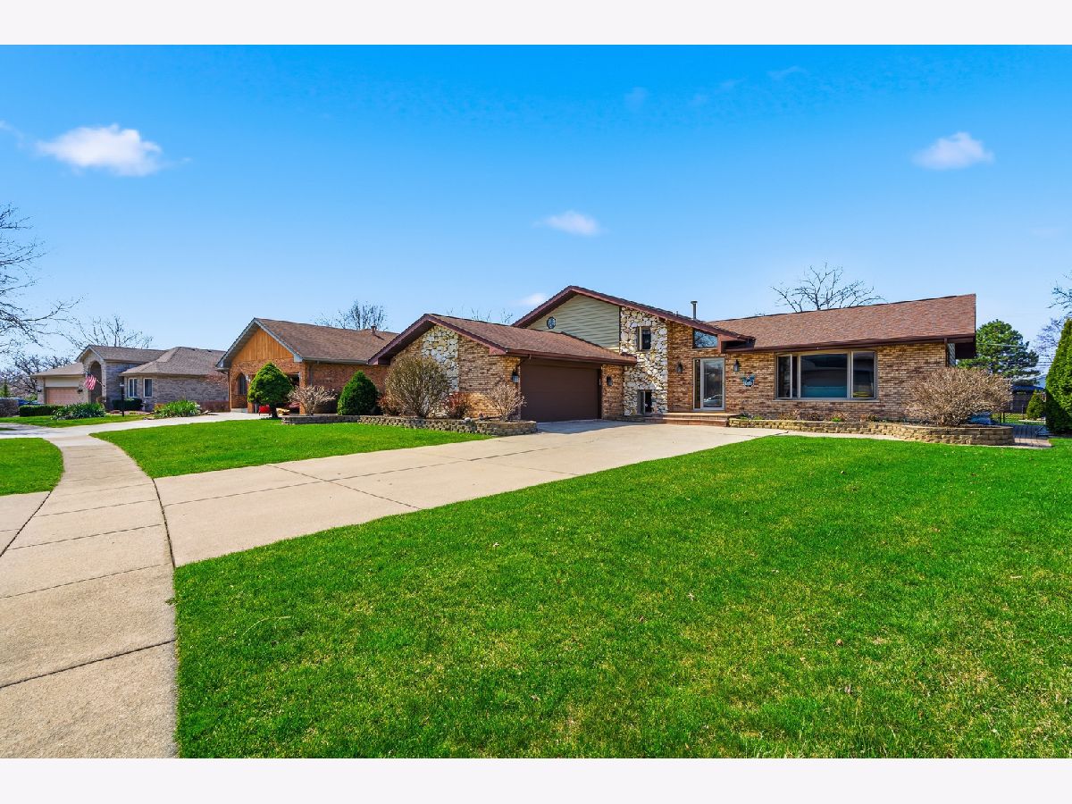  For Sale Lemont Illinois, 670 Kruk Street