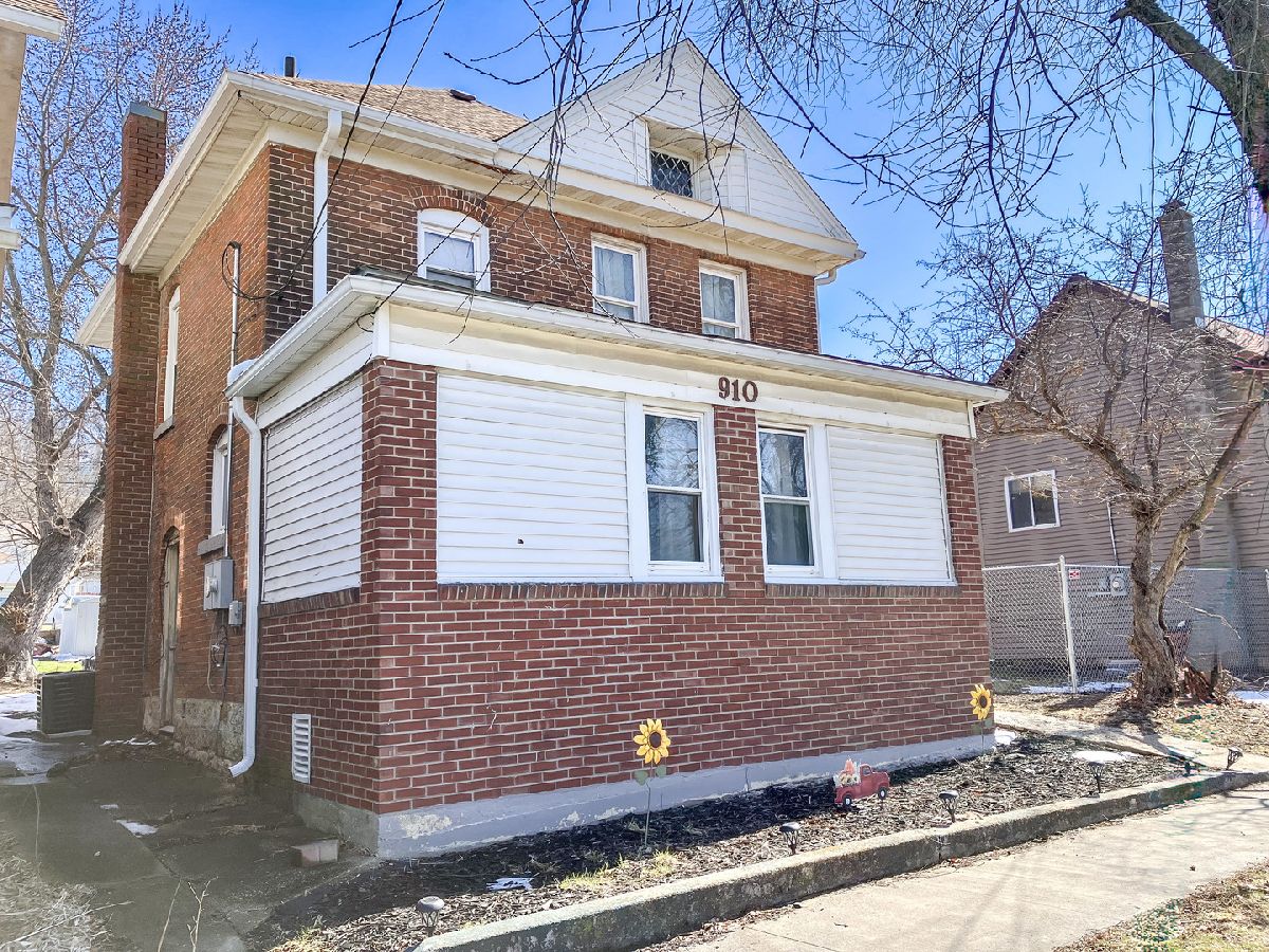  For Sale Savanna Illinois, 910 Main Street