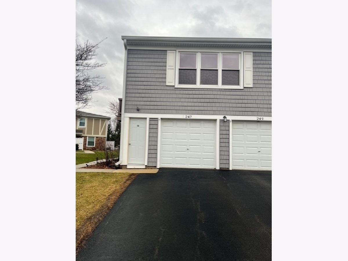 Townhomes & Condos & Homes For Rent Nantucket Cove Schaumburg Illinois, 247 Nantucket